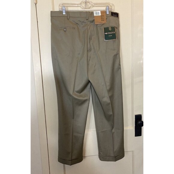 NWT Dockers Dress Pants Men's 36x30 Khaki Pleated Cuffs Blended Wool Relaxed Fit - Picture 2 of 9